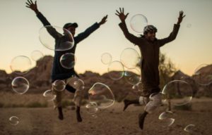 bulles de savon dans le désert du Wadi Rum en Jordanie